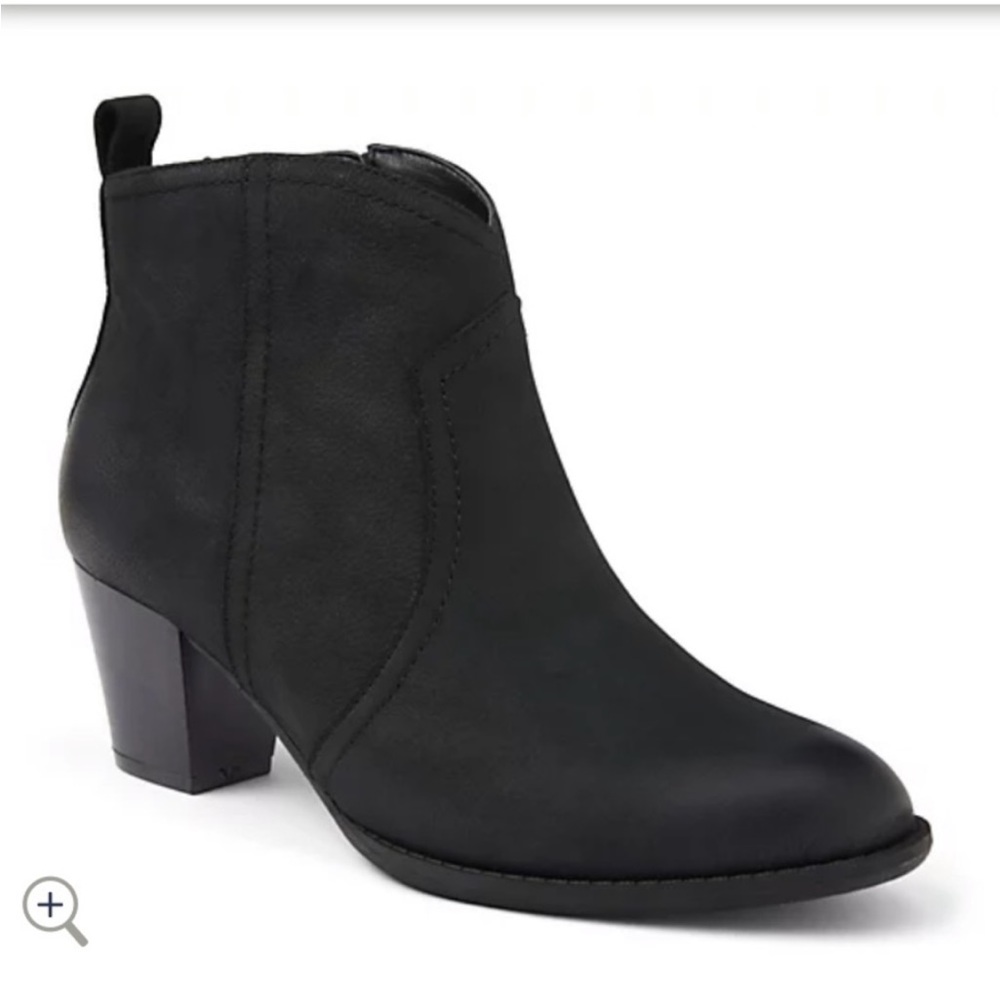 NWT Vionic Raina Nubuck Black Ankle Boots Chunky 2.5” Heel Size 6